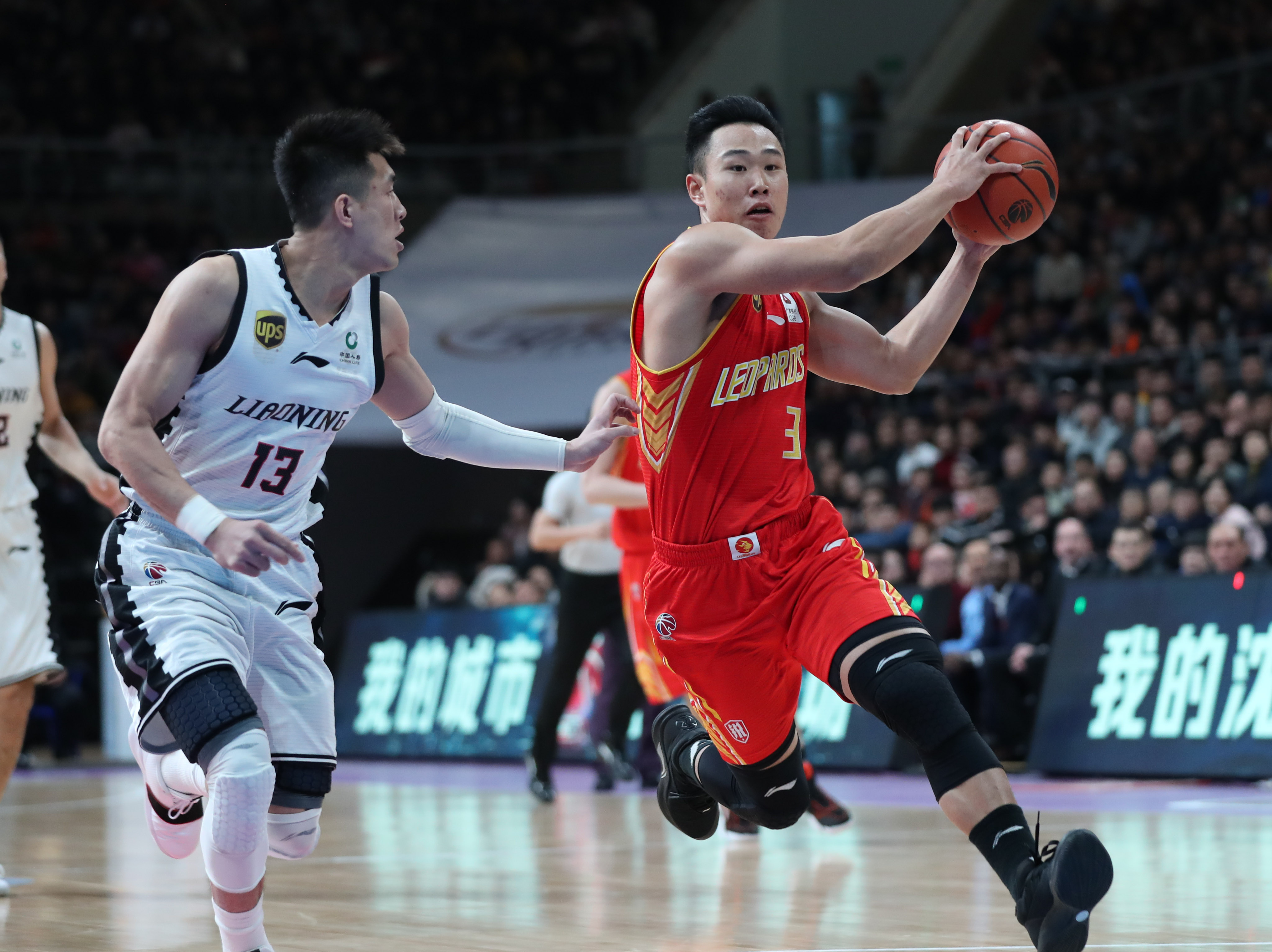 出强大的比 出强大的比