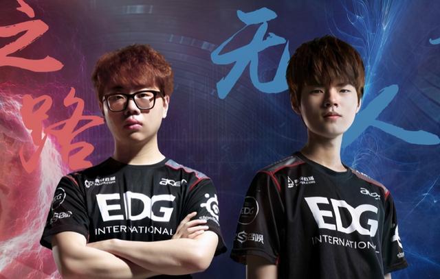 她的反手击 她的反手击