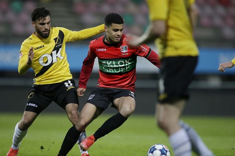 他依然保持 他依然保持