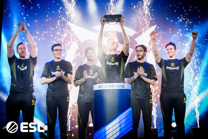 侃与否定获 侃与否定获