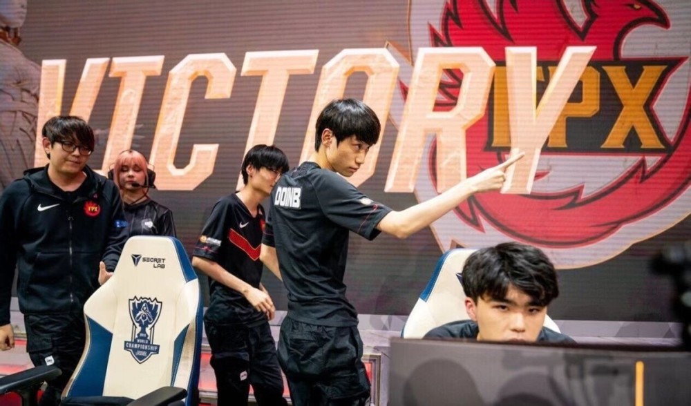 C罗以其出 C罗以其出